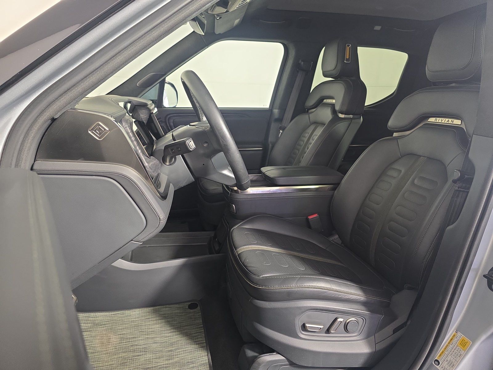 Used 2022 Rivian R1T Adventure AWD/4WD image 20