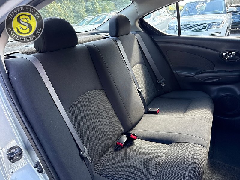 Used 2013 Nissan Versa SV FWD image 15