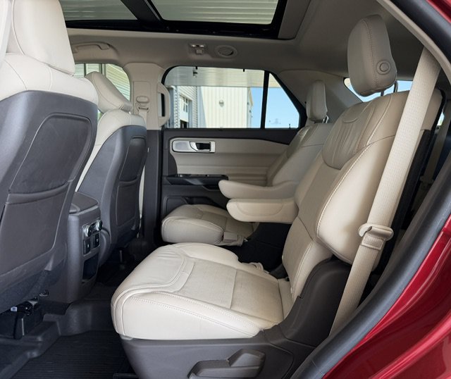 Used 2020 Ford Explorer Platinum w/ Premium Technology Package AWD/4WD image 7