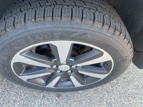 Used 2017 Honda Pilot Touring image 7