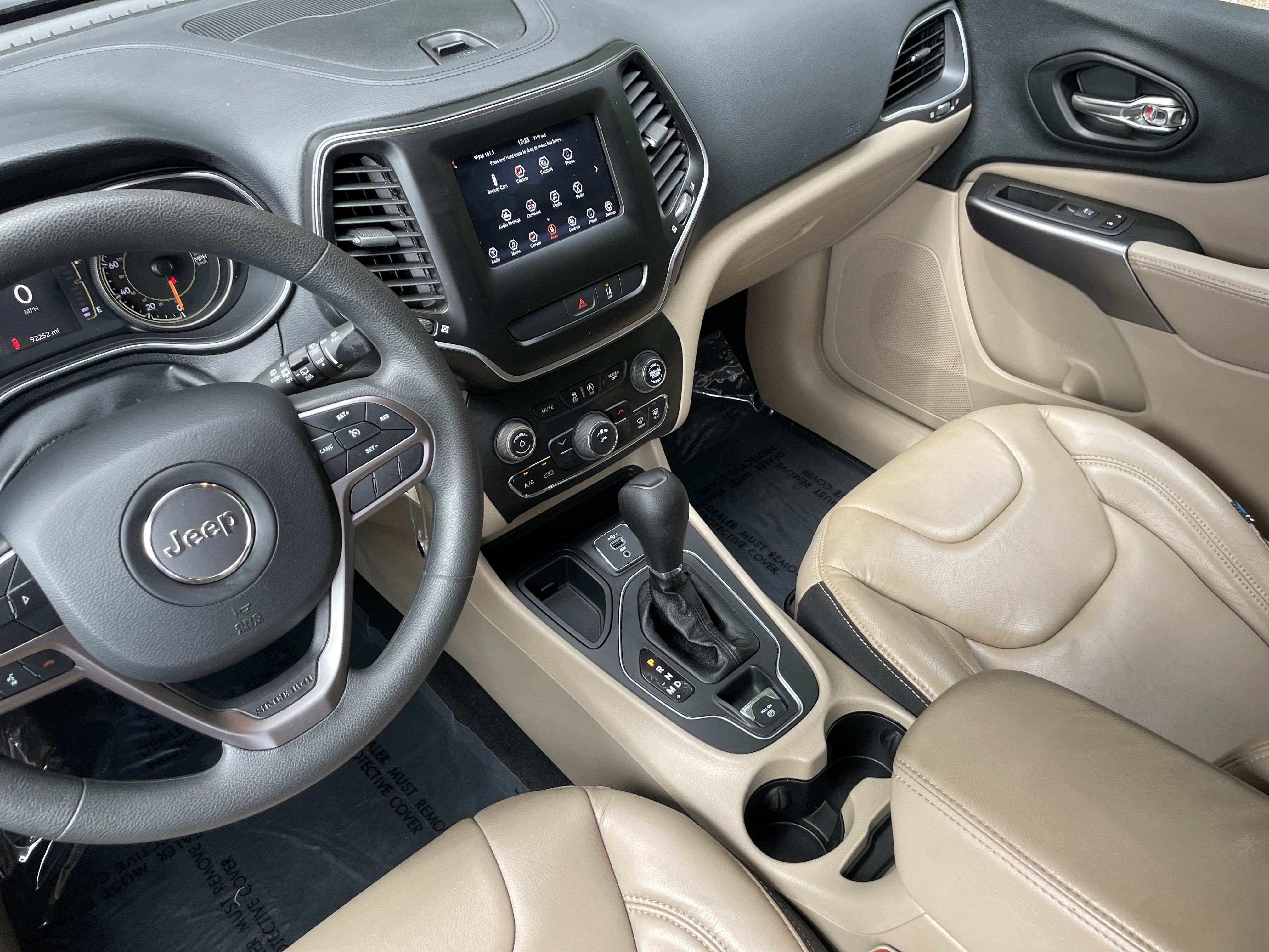 Used 2021 Jeep Cherokee Latitude FWD image 27