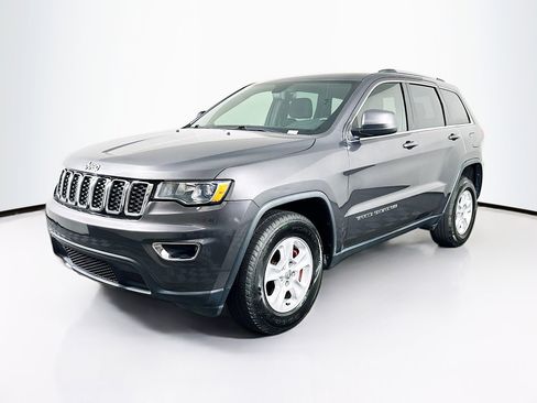 Used 2017 Jeep Grand Cherokee Laredo w/ Quick Order Package 23E AWD/4WD image 3