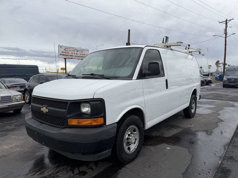 Used 2017 Chevrolet Express 2500 image 3