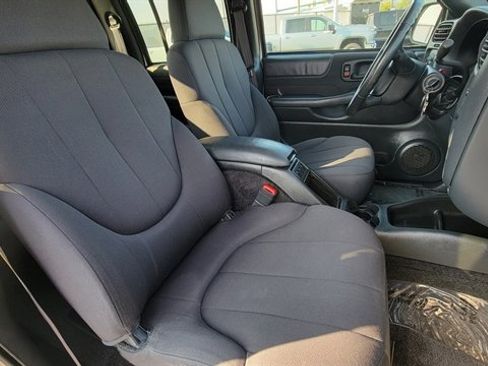 Used 2003 Chevrolet S10 Pickup LS image 24