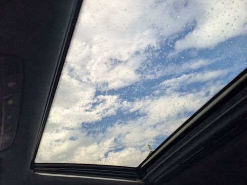 Used 2017 Mercedes-Benz GLC 300 4MATIC Coupe image 4