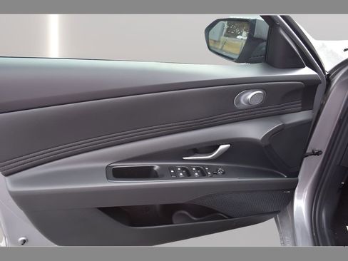 New 2026 Hyundai Elantra Limited FWD image 16