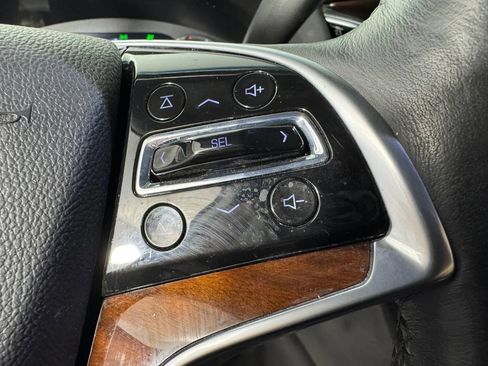 Used 2018 Cadillac Escalade Premium Luxury image 17