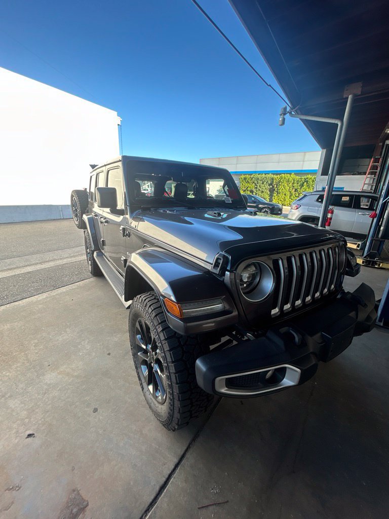 Used 2021 Jeep Wrangler Unlimited Sahara AWD/4WD image 12