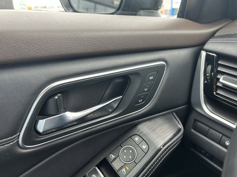 Used 2023 Nissan Rogue Platinum w/ Platinum Premium Package image 18