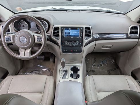 Used 2011 Jeep Grand Cherokee Laredo AWD/4WD image 29