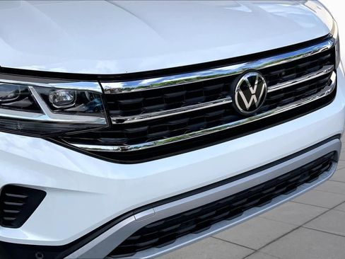Used 2023 Volkswagen Atlas Cross Sport SE w/ Panoramic Sunroof Package FWD image 30