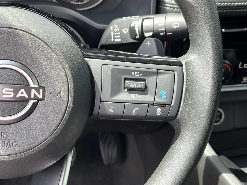 Used 2022 Nissan Rogue SV FWD image 29