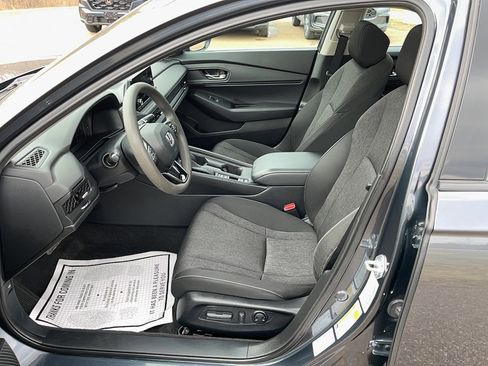 Certified 2023 Honda Accord EX image 9