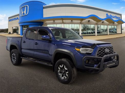 Used 2023 Toyota Tacoma TRD Off-Road w/ TRD Premium Off Road Package image 2