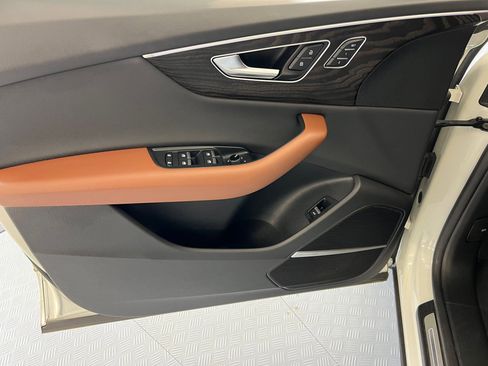 Used 2022 Audi Q8 Premium Plus image 12