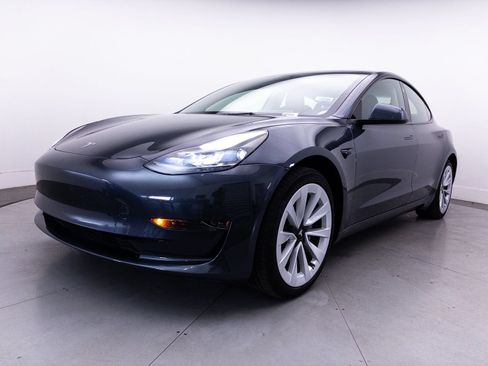 Used 2023 Tesla Model 3 Standard Range RWD image 12