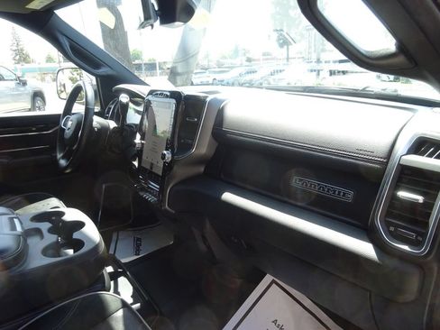 Used 2022 RAM 2500 Laramie AWD/4WD image 16