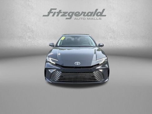 Used 2026 Toyota Camry XLE AWD/4WD image 2