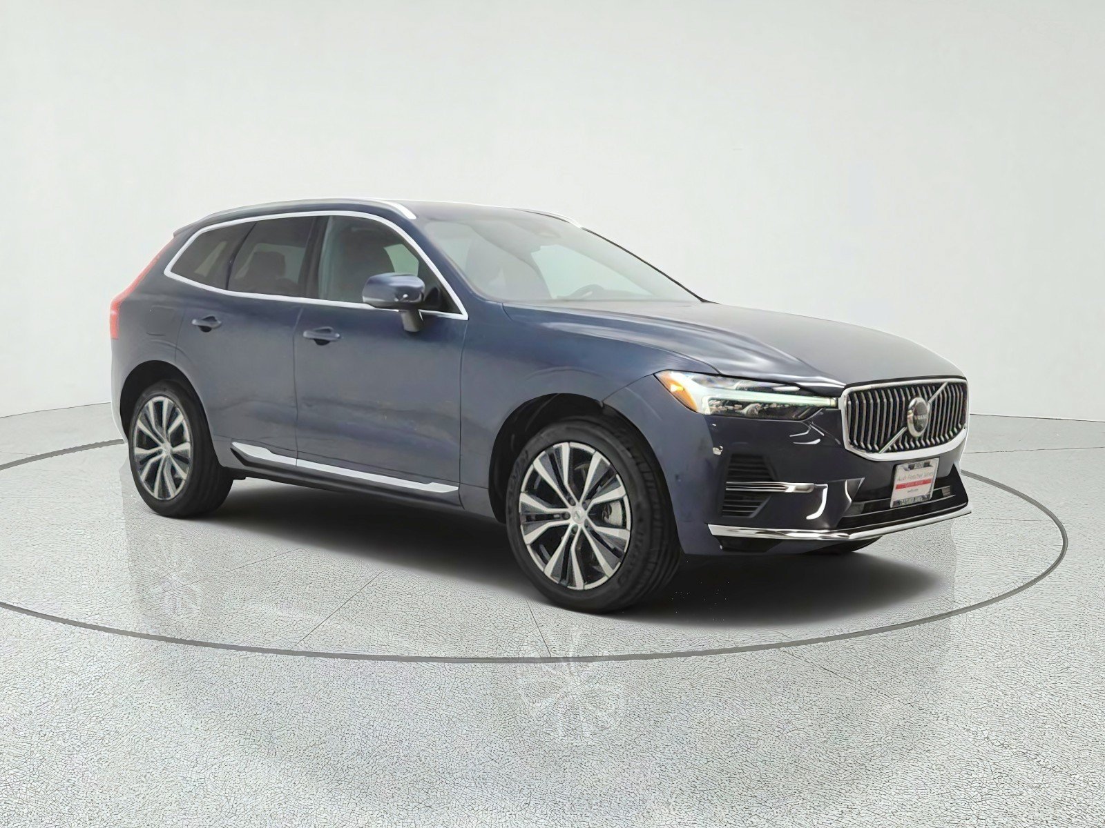 Used 2022 Volvo XC60 T8 Inscription Expression w/ Advanced Package AWD/4WD image 3