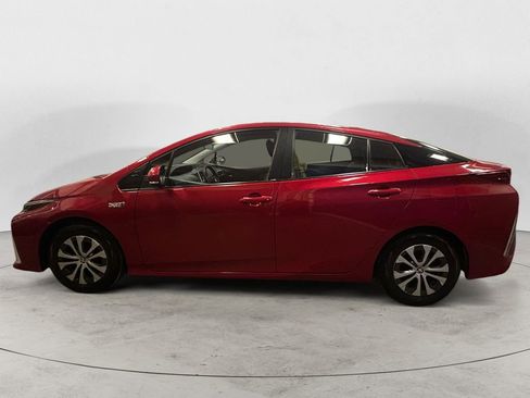 Used 2021 Toyota Prius Prime LE image 2