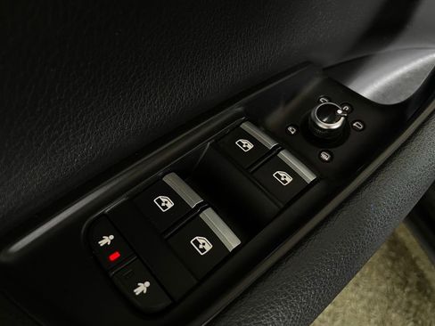 Used 2017 Audi Q7 3.0T Premium Plus image 32