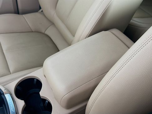 Used 2023 Porsche Macan image 18