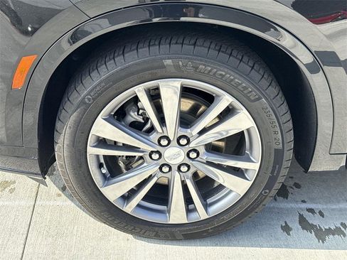 Used 2025 Cadillac XT6 Premium Luxury image 33