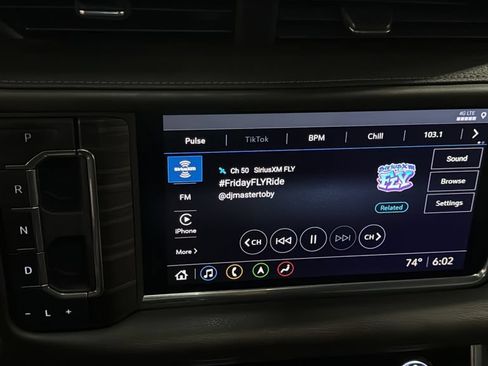 Used 2021 GMC Yukon XL Denali w/ Denali Ultimate Package AWD/4WD image 32