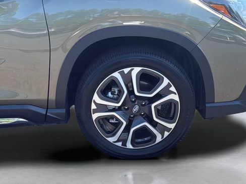 Used 2023 Subaru Ascent Limited w/ Technology Package AWD/4WD image 31
