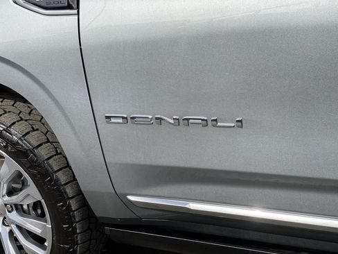 Used 2023 GMC Yukon Denali w/ Denali Reserve Package AWD/4WD image 10