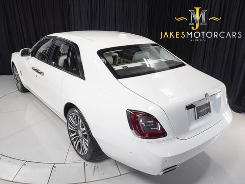 Used 2022 Rolls-Royce Ghost w/ Ghost Package AWD/4WD image 8