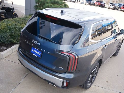 Used 2024 Kia Telluride EX w/ EX Captain's Chair Package image 13