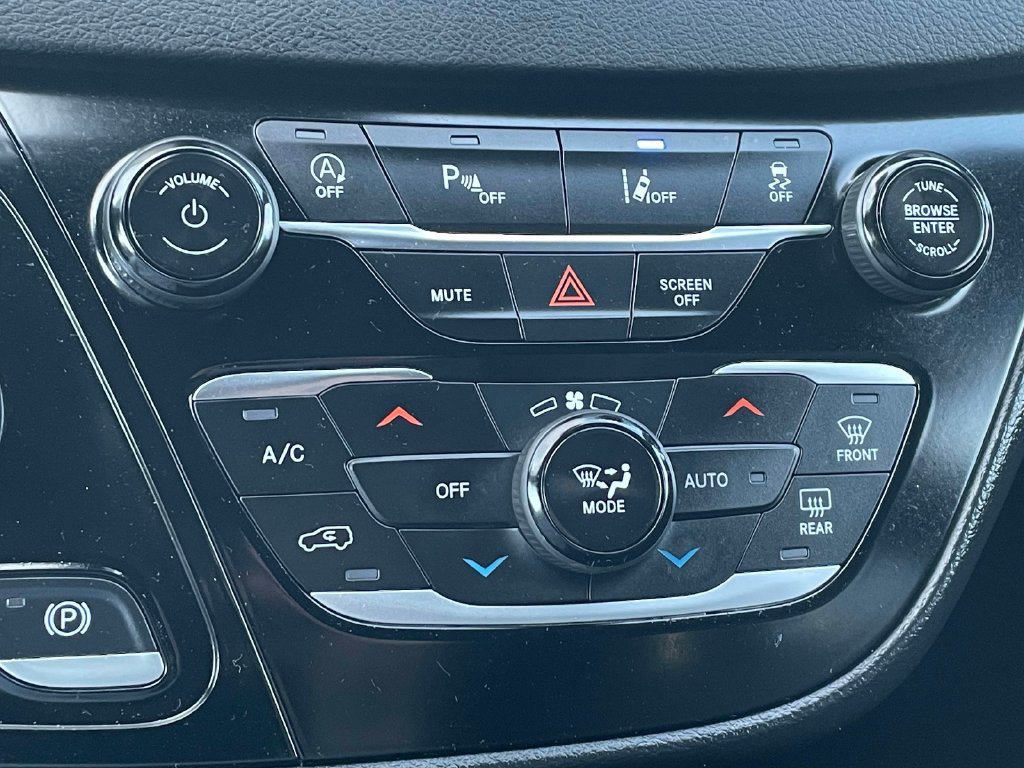 Used 2025 Chrysler Pacifica Select FWD image 26