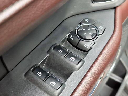 Used 2023 Ford Expedition Limited image 25