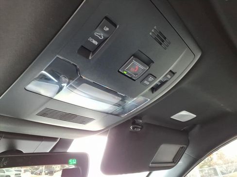 Used 2022 Lexus UX 200 w/ Premium Package image 24