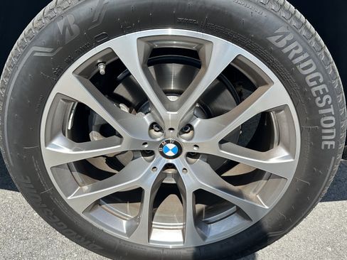 Used 2024 BMW X5 xDrive40i w/ Premium Package AWD/4WD image 13