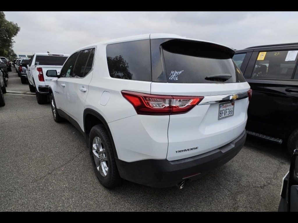Used 2019 Chevrolet Traverse LS w/ LPO, Cargo Package FWD image 4