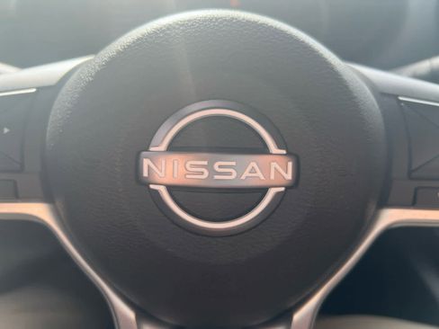 Used 2025 Nissan Versa SR w/ Trunk Package image 22
