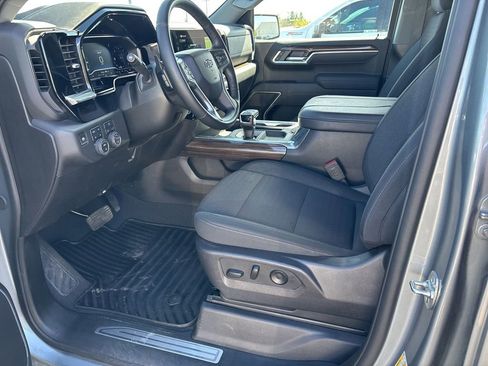 Used 2025 Chevrolet Silverado 1500 RST AWD/4WD image 19