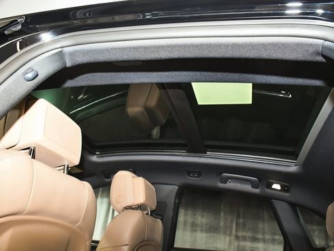 Used 2025 Porsche Macan image 47