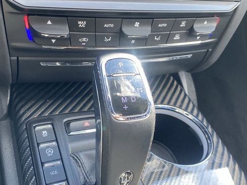 Used 2022 Maserati Quattroporte Trofeo image 30