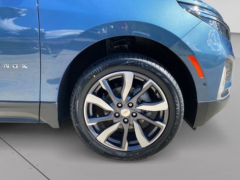Certified 2024 Chevrolet Equinox Premier AWD/4WD image 9