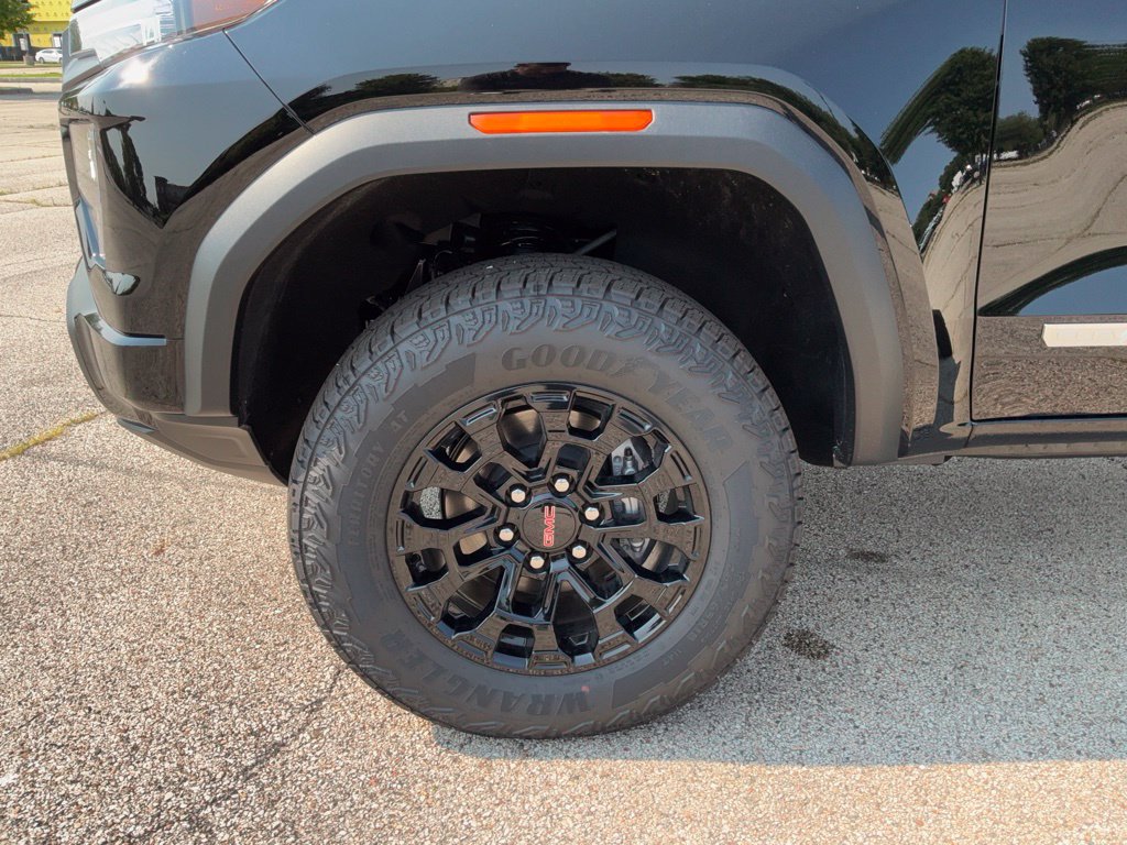 New 2026 GMC Canyon Elevation w/ Technology Package AWD/4WD image 14