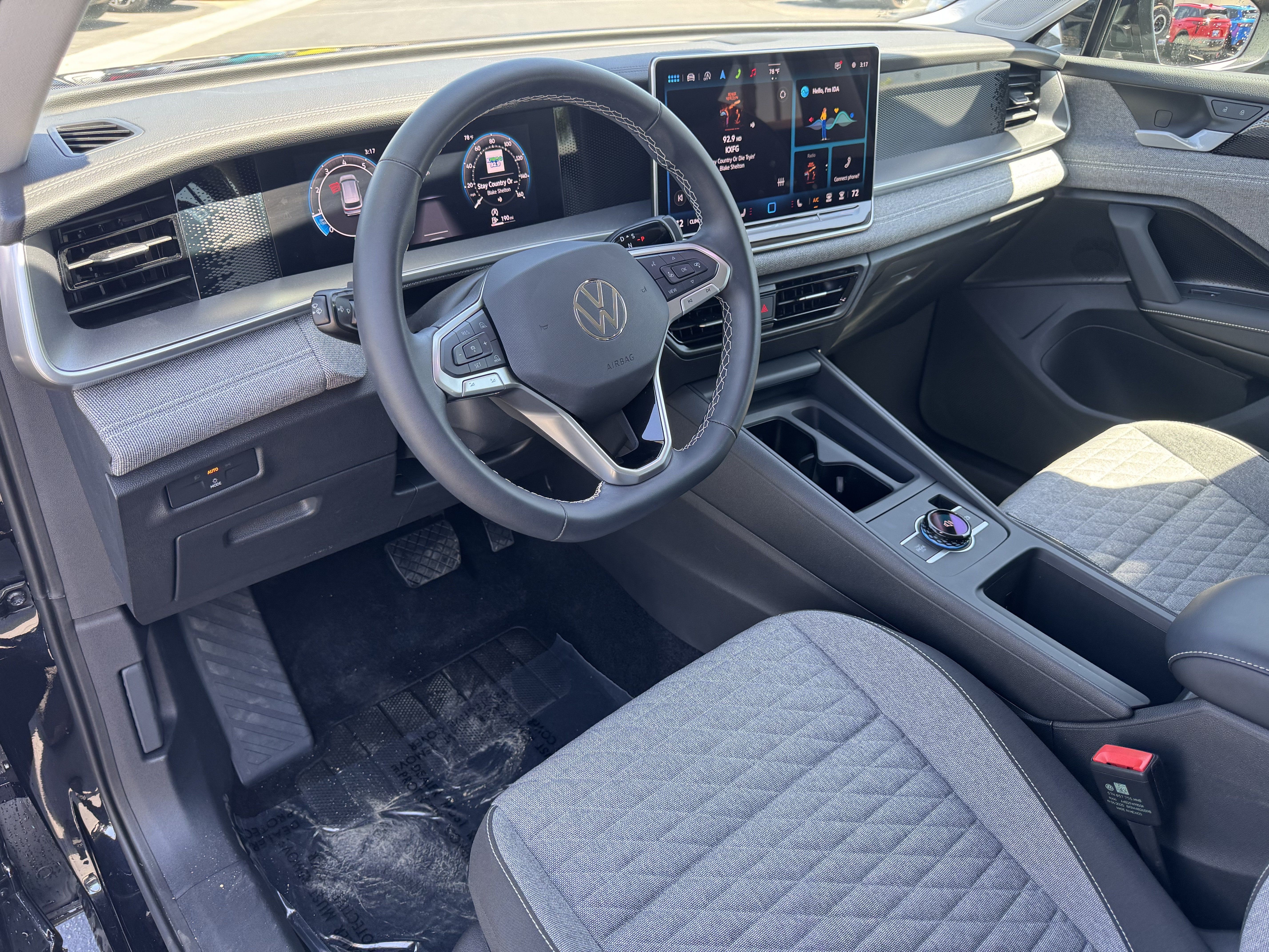 Certified 2025 Volkswagen Tiguan S FWD image 16