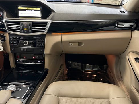 Used 2010 Mercedes-Benz E 350 Sedan image 30