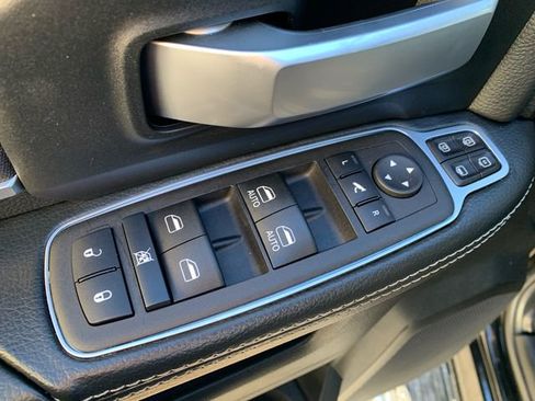 Used 2024 RAM 2500 Big Horn w/ Sport Appearance Package image 22