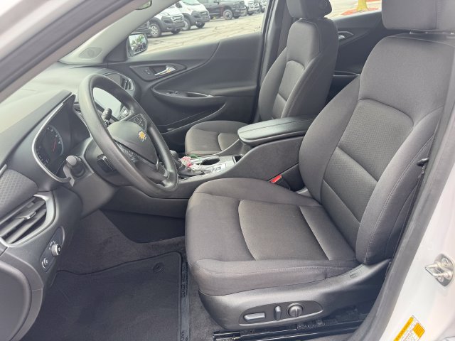 Used 2025 Chevrolet Malibu LT FWD image 21
