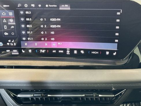 Used 2025 Audi Q6 e-tron Premium Plus image 14