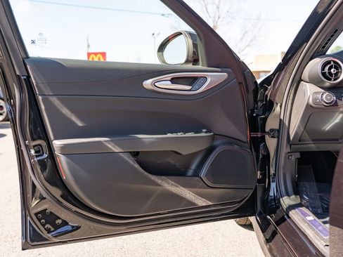 New 2025 Alfa Romeo Giulia w/ Veloce Package Rwd image 12