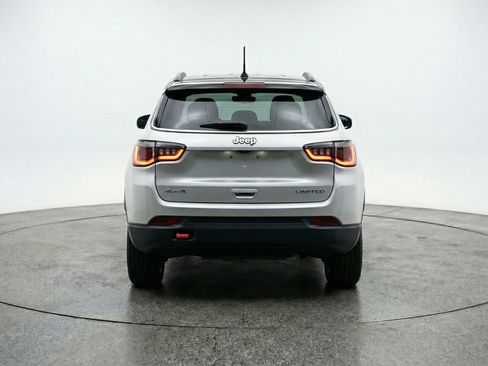 Used 2025 Jeep Compass Trailhawk AWD/4WD image 7